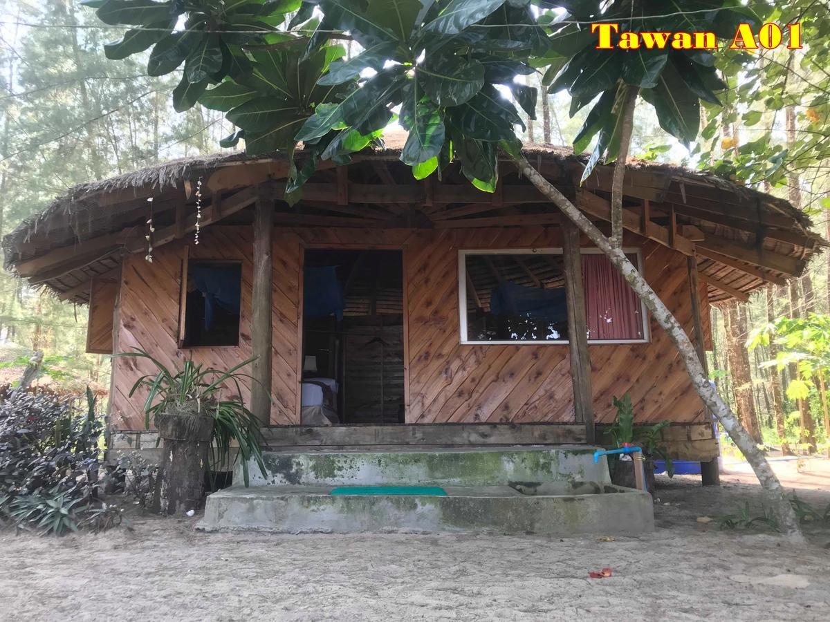 Tawan Bar And Bungalow Hotel Ko Phra Thong Exterior foto