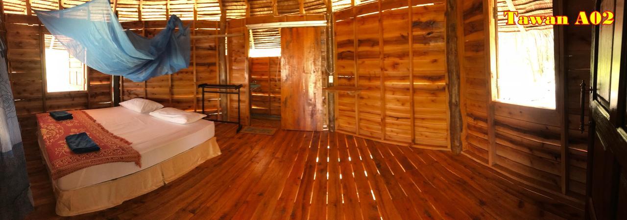 Tawan Bar And Bungalow Hotel Ko Phra Thong Exterior foto