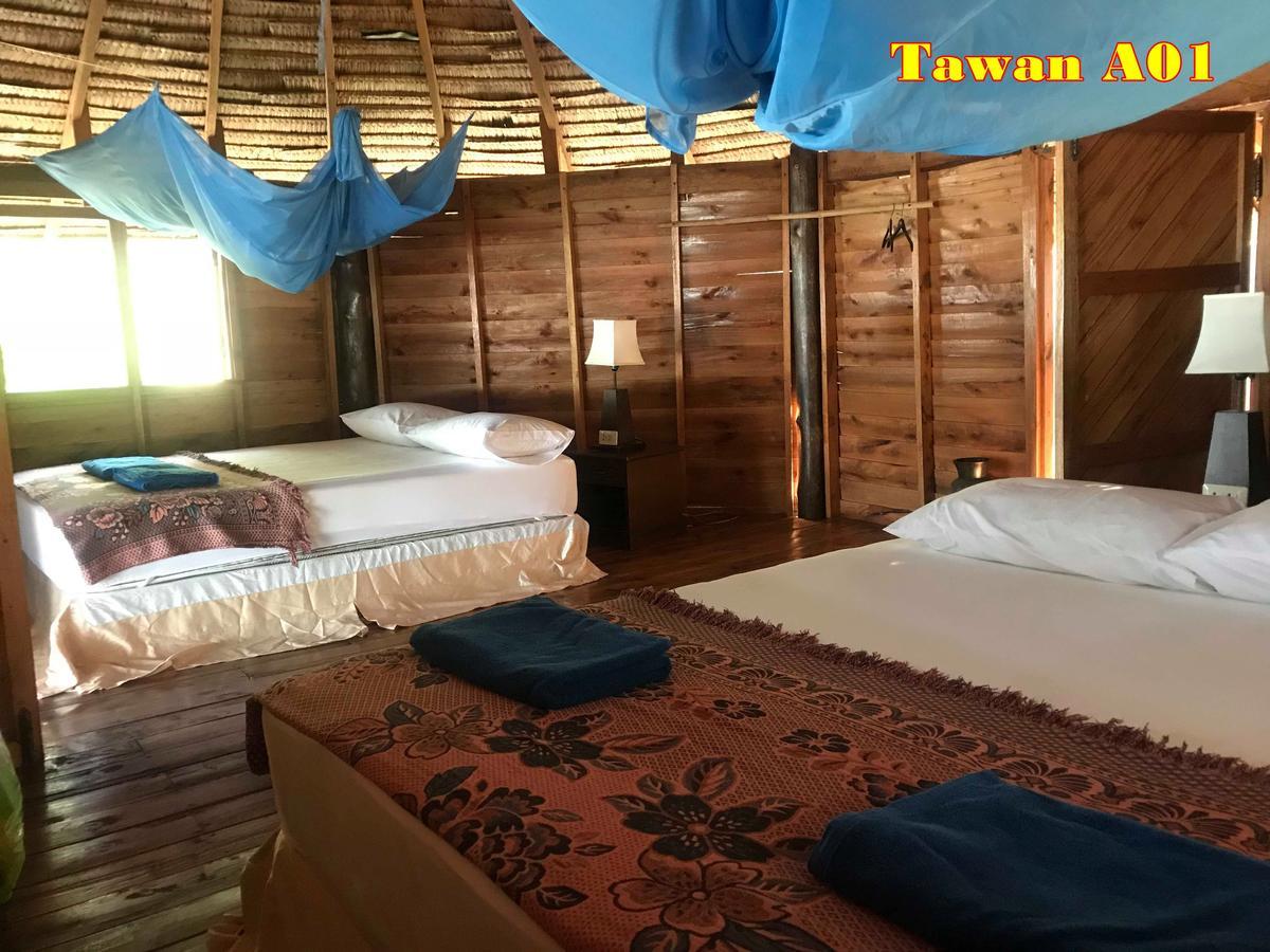 Tawan Bar And Bungalow Hotel Ko Phra Thong Exterior foto